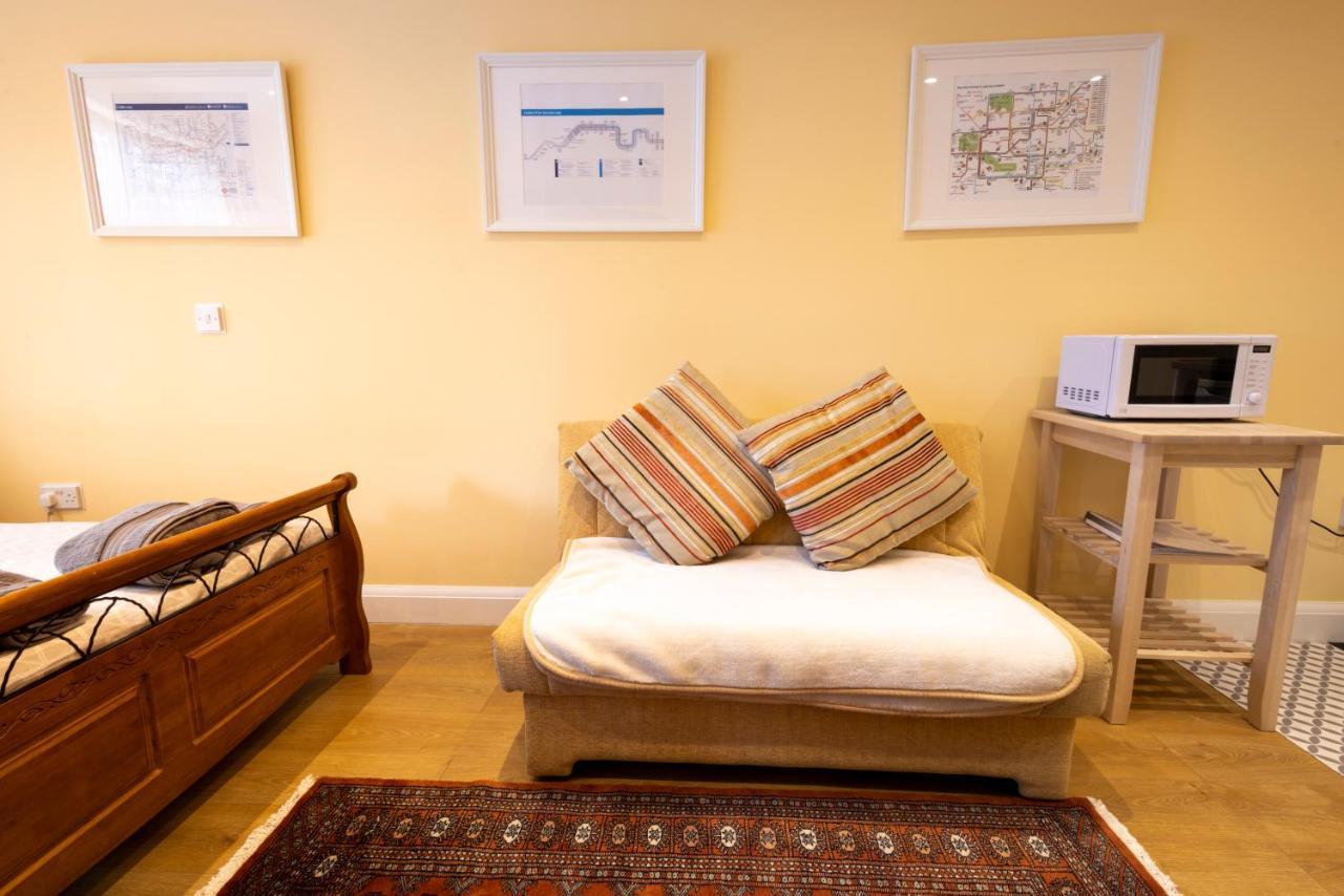 London Vegetarian Smoke & Pet Free En-Suite With Ev Parking Edgware Exteriör bild