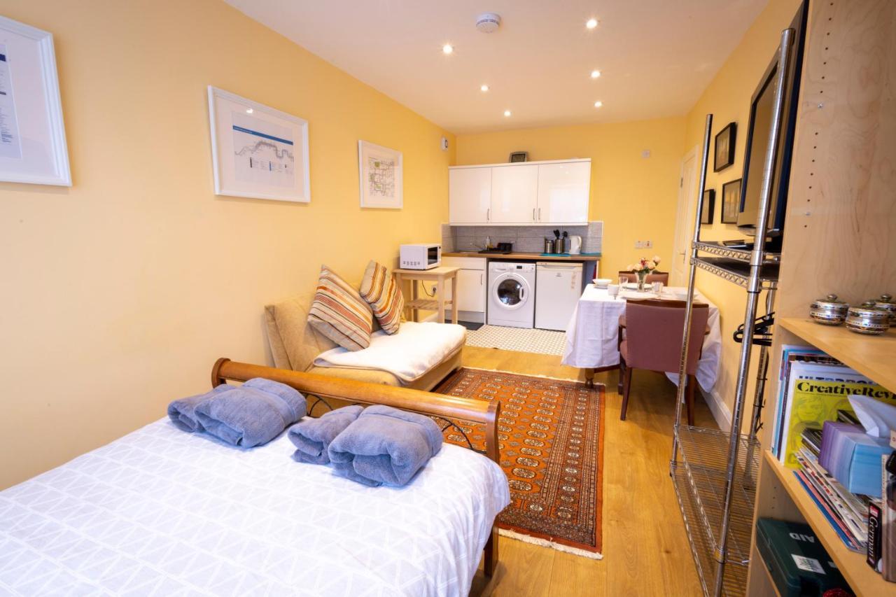 London Vegetarian Smoke & Pet Free En-Suite With Ev Parking Edgware Exteriör bild