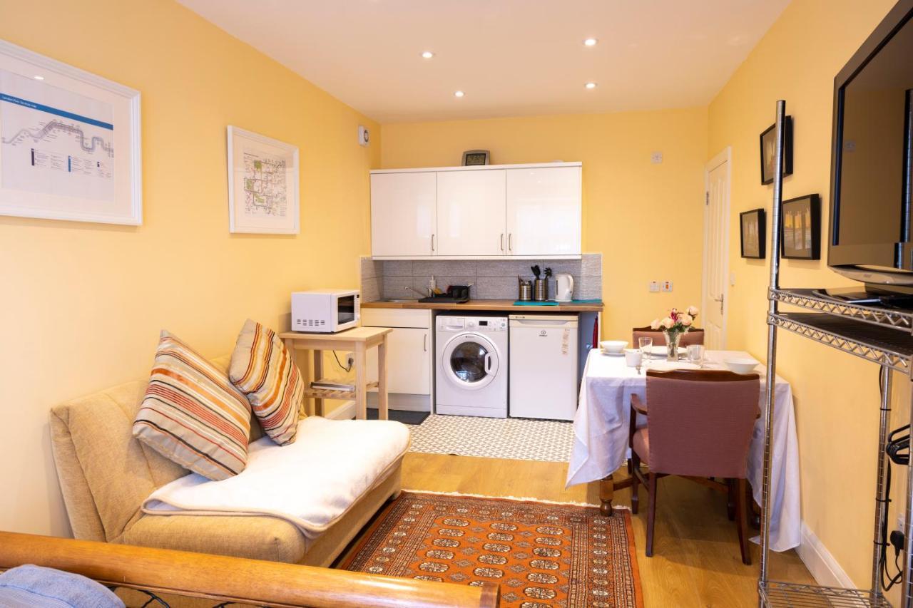 London Vegetarian Smoke & Pet Free En-Suite With Ev Parking Edgware Exteriör bild
