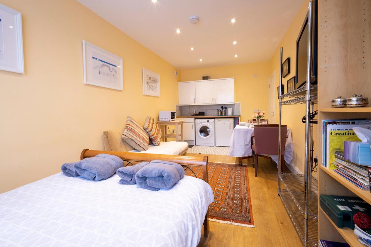 London Vegetarian Smoke & Pet Free En-Suite With Ev Parking Edgware Exteriör bild