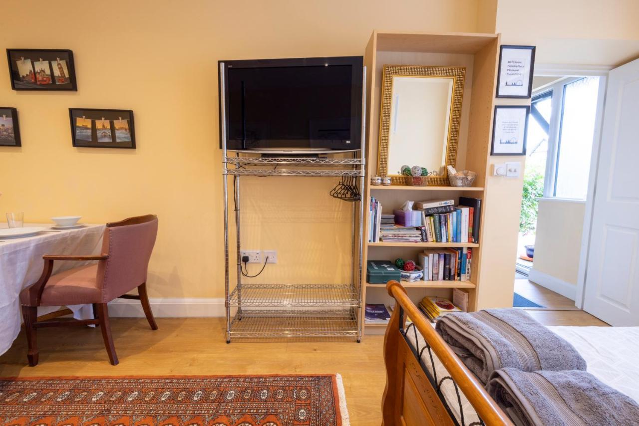 London Vegetarian Smoke & Pet Free En-Suite With Ev Parking Edgware Exteriör bild