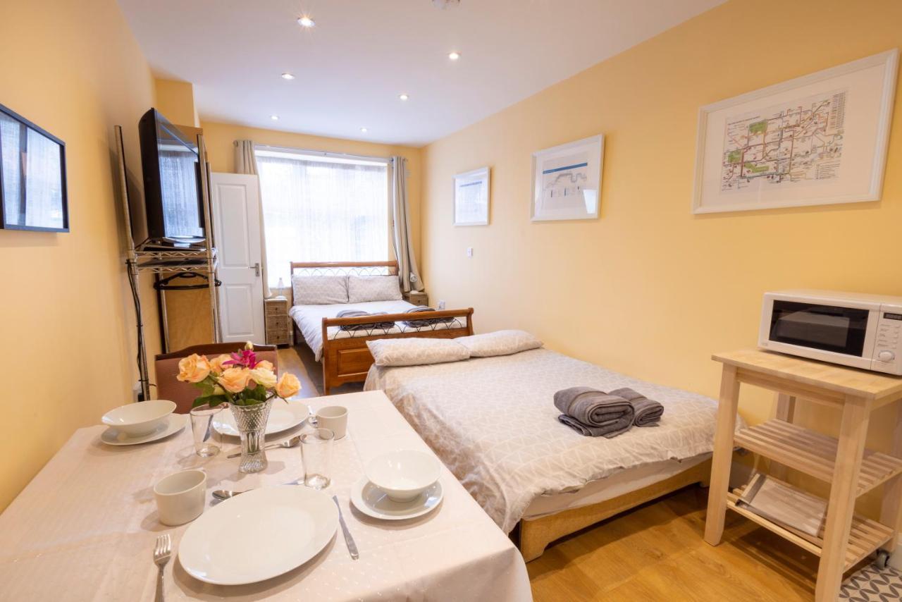 London Vegetarian Smoke & Pet Free En-Suite With Ev Parking Edgware Exteriör bild