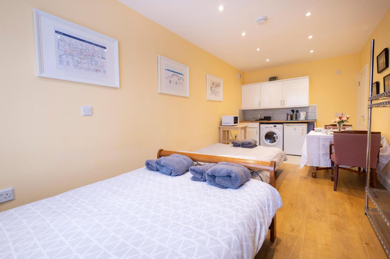 London Vegetarian Smoke & Pet Free En-Suite With Ev Parking Edgware Exteriör bild