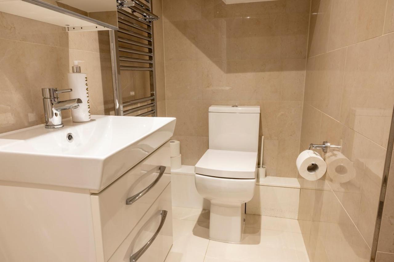 London Vegetarian Smoke & Pet Free En-Suite With Ev Parking Edgware Exteriör bild