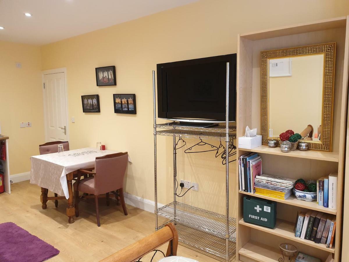 London Vegetarian Smoke & Pet Free En-Suite With Ev Parking Edgware Exteriör bild