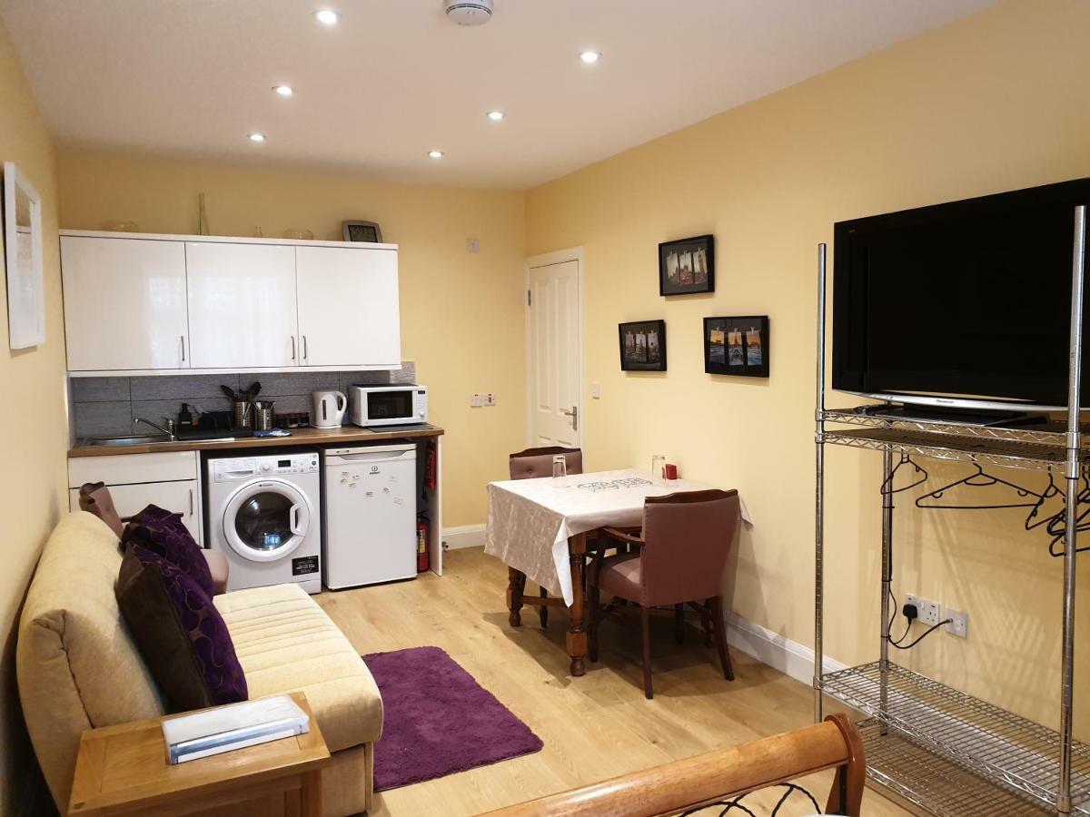 London Vegetarian Smoke & Pet Free En-Suite With Ev Parking Edgware Exteriör bild